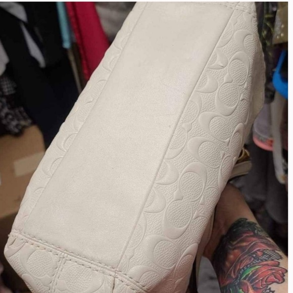 Coach shoulder purse like new perfect condition - Picture 5 of 5